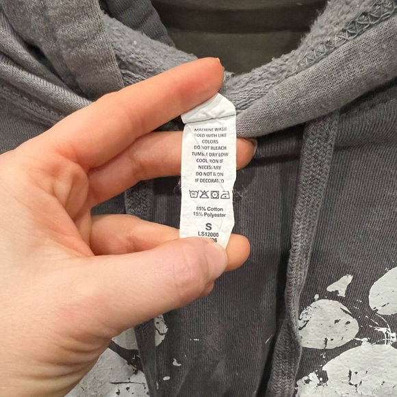 Graphic crop top hoodie - Picture 2 of 5